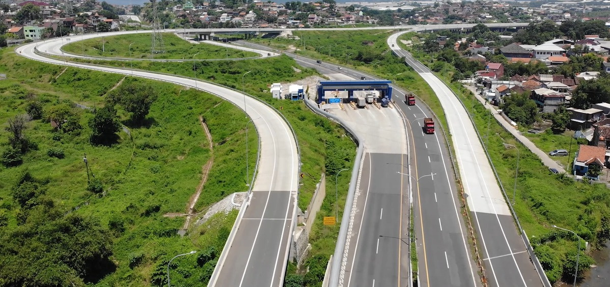 jalan tol yang pertama