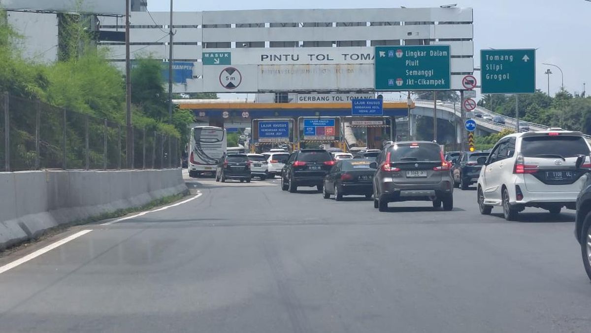 Gerbang Tol Tomang